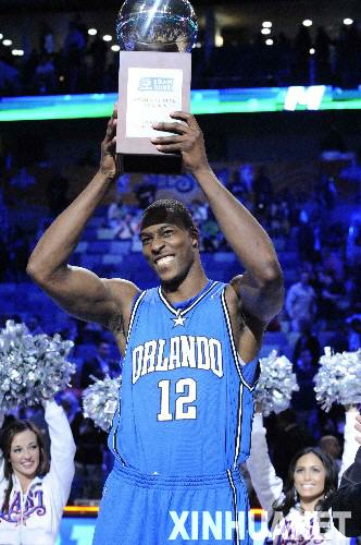 霍華德蟬聯NBA常規賽最佳防守球員