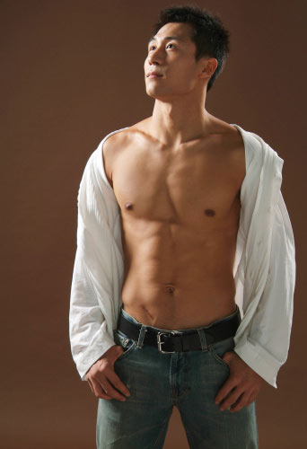 易建聯潮人裝觀戰 體壇潮男劉翔雷人