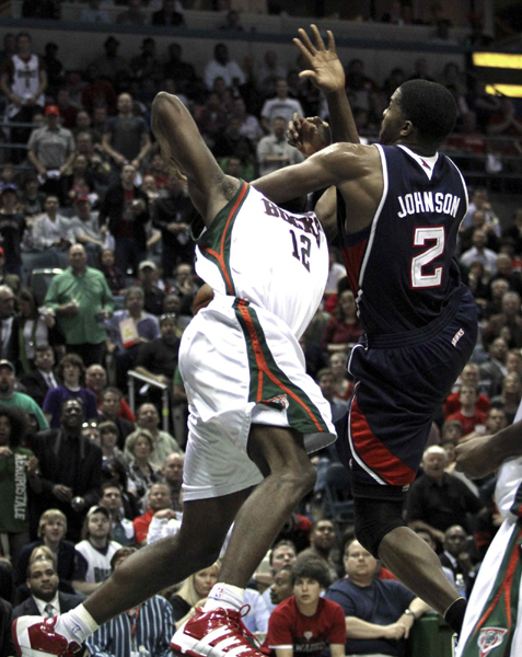 NBA：魔術率先晉級 雄鹿頂翻老鷹 太陽灼傷開拓者