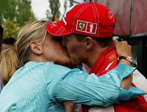 體壇巨星最浪漫求婚：小貝浴衣出馬 田亮新潮