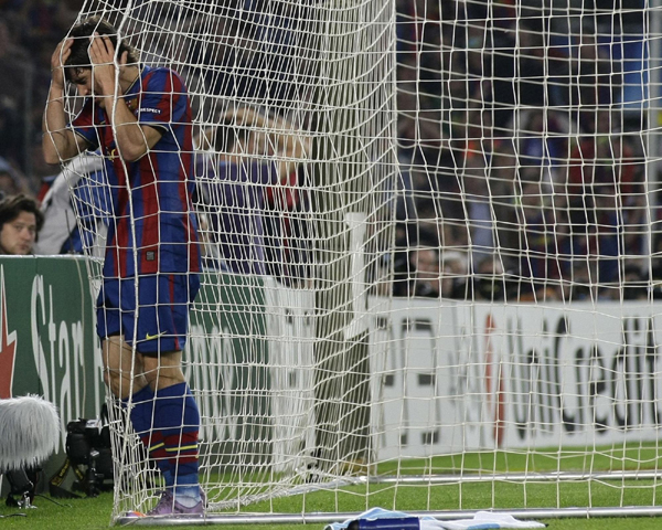 歐冠：10人國米0:1小負巴薩仍晉級 時隔38年進決賽