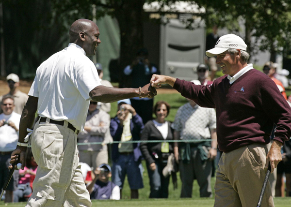 美巡賽：“老虎”伍茲再出征 “飛人”喬丹搶風(fēng)頭