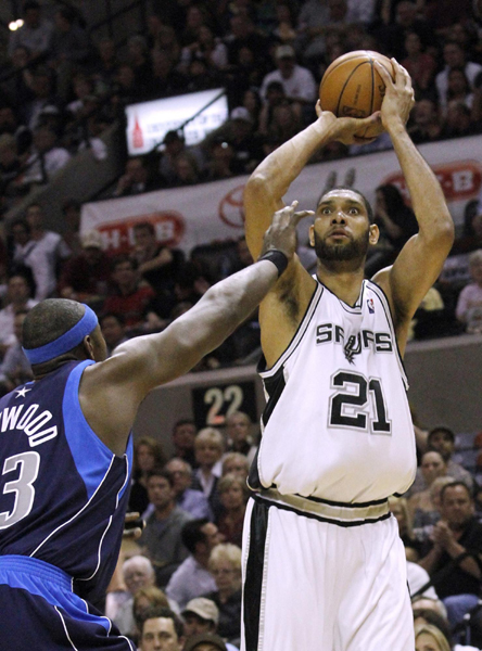 NBA：馬刺刺痛小牛 太陽(yáng)灼傷開(kāi)拓者 雙雙4:2晉級(jí)