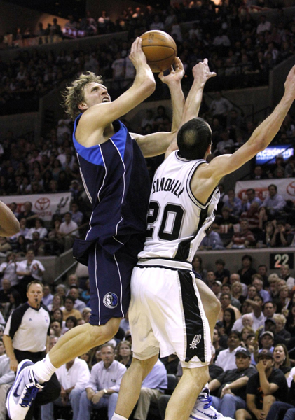 NBA：馬刺刺痛小牛 太陽(yáng)灼傷開(kāi)拓者 雙雙4:2晉級(jí)