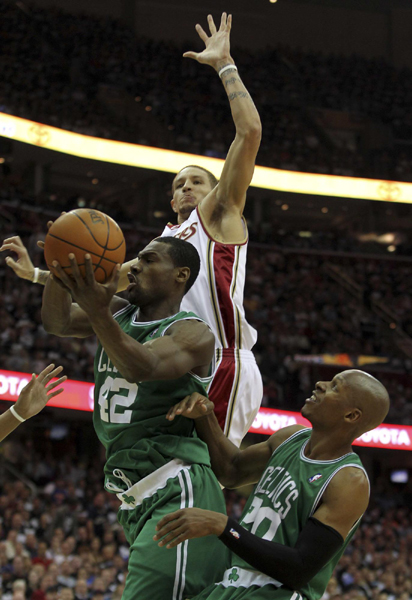 NBA：綠衫軍大勝奪主場(chǎng)優(yōu)勢(shì) 騎士1:1被扳平