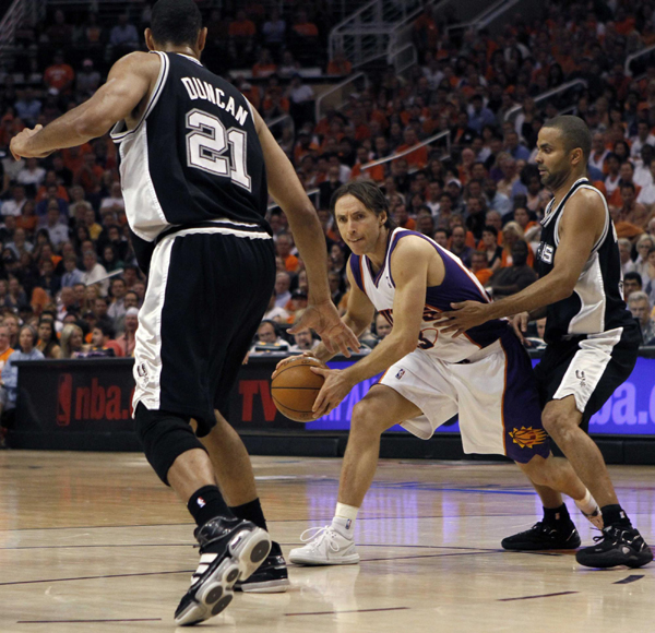 NBA：納什狂砍33分 太陽主場擊退馬刺1:0領先