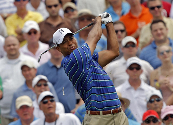 球員錦標(biāo)賽：兩人66桿領(lǐng)先 伍茲與菲爾70桿