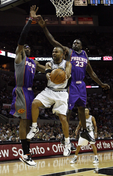 NBA：“獨眼”納什帶太陽率先晉級 馬刺被0:4橫掃