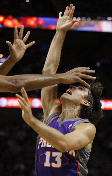 NBA：“獨眼”納什帶太陽率先晉級 馬刺被0:4橫掃