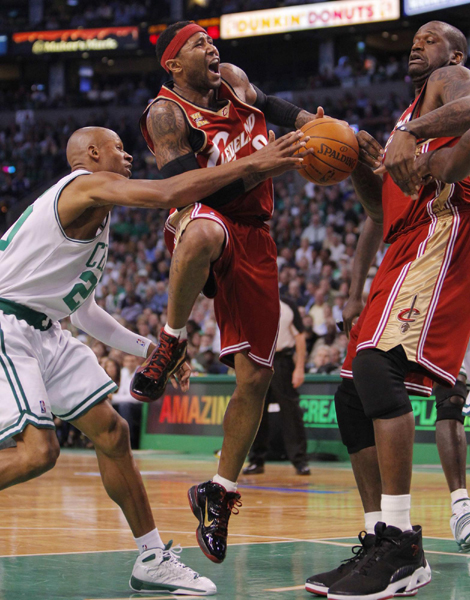 NBA：詹姆斯三雙騎士黯然出局 綠衫軍4:2晉級戰魔術