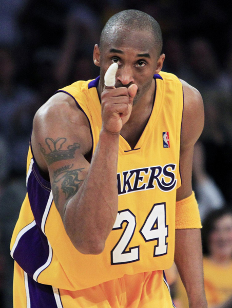 科比創新高加索爾29分 湖人再擒太陽總分2:0