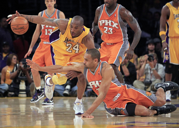 NBA：科比創(chuàng)季后賽新高 湖人再擒太陽