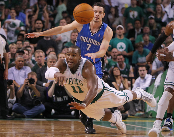 NBA：魔術拒絕被橫掃 客場加時險勝凱爾特人