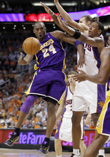 NBA：替補(bǔ)發(fā)威貢獻(xiàn)54分 太陽勝湖人扳成2:2