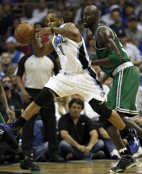 NBA：霍華德翻江倒海 魔術再下一城2:3凱爾特人