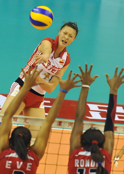 女排精英賽：中國女排負(fù)多米尼加 奪冠希望渺茫