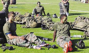 世界杯列強備戰五花八門 葡萄牙軍訓C羅成大兵