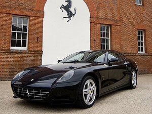 穆帥開豪車加盟皇馬 價(jià)值200萬全球僅60輛