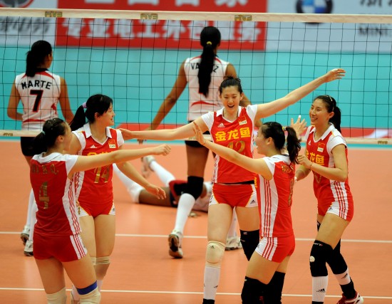 女排精英賽：中國隊(duì)3:0多米尼加成功復(fù)仇