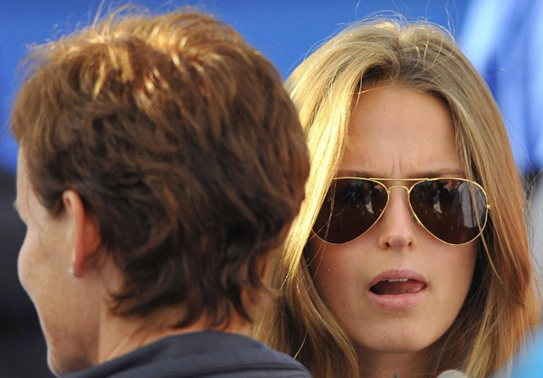 女王杯：穆雷攜羅迪克晉級 孟菲爾斯不敵舒特勒