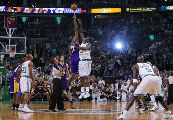 NBA：凱爾特人末節(jié)制勝湖人 總比分2:2