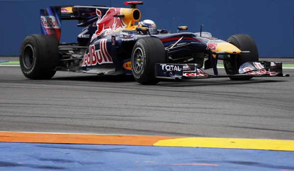 F1歐洲站：維泰爾亂中奪冠 漢密爾頓被罰仍獲亞軍