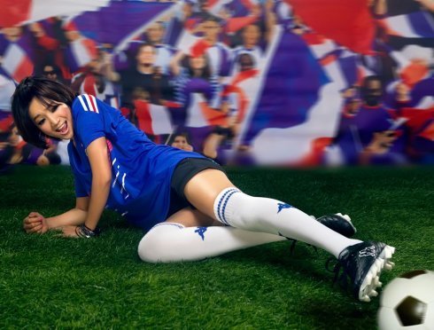 美女主播朱丹哭別法蘭西