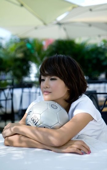 美女主播朱丹哭別法蘭西