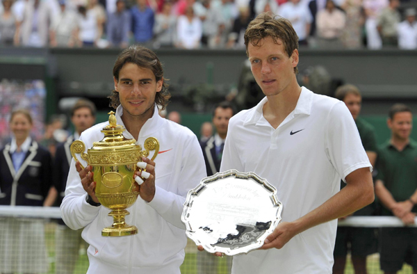 溫網：直落三盤再奪溫網桂冠