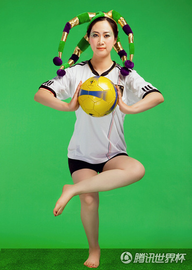 芙蓉姐姐化身瘋狂球迷大展身材