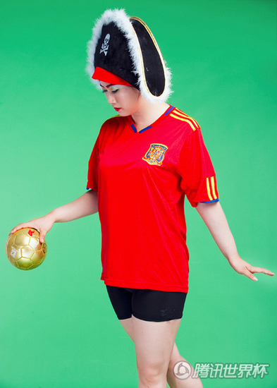 芙蓉姐姐化身瘋狂球迷大展身材