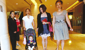 李小鵬北京辦婚宴 何雯娜牽手陳一冰亮相