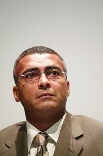 羅馬里奧上街競選巴西聯邦議員 主張通過體育幫助窮人