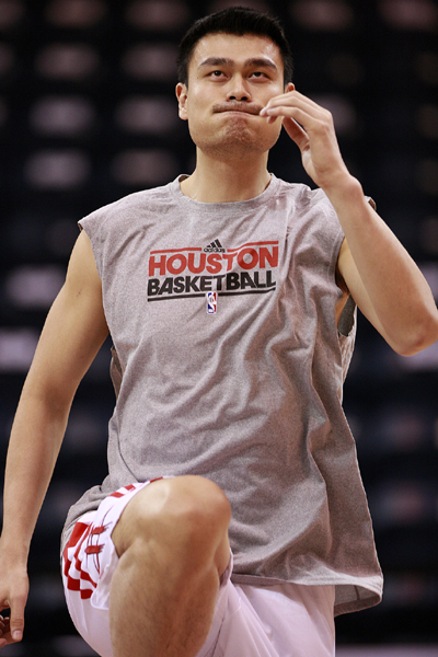 姚明令火箭主帥左右為難