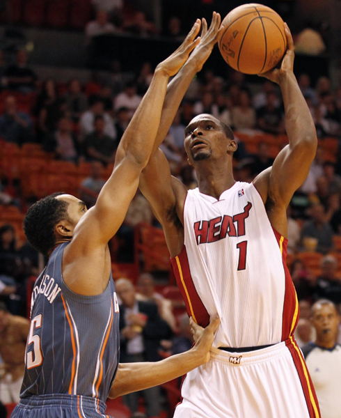 季前賽：詹姆斯復(fù)出貢獻33分 熱火末節(jié)崩潰遭山貓翻盤