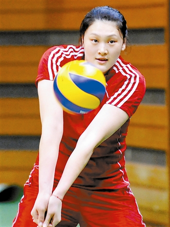 中國女排全員“打滑梯”