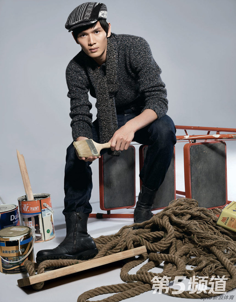 鮑春來攜手張雨綺拍大片