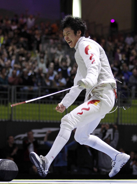 擊劍世錦賽：中國男隊大逆轉 歷史首獲花劍團體冠軍