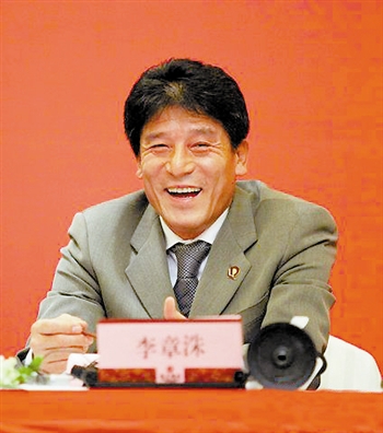 恒大進(jìn)軍足壇 好戲連臺(tái)演