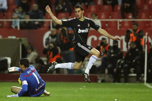 國(guó)王杯：本澤馬單騎救主 皇馬客場(chǎng)1:0勝塞維利亞