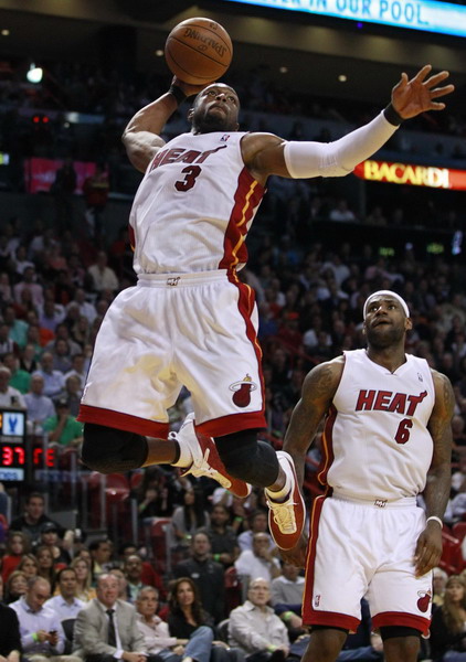 韋德34分 熱火大勝送騎士21連敗