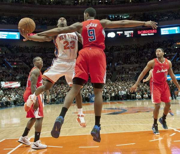 小斯23分尼克斯主場落敗 格里芬21分快船復仇