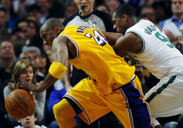 科比23分湖人成功復仇 阿倫3分創(chuàng)紀錄難救綠衫軍