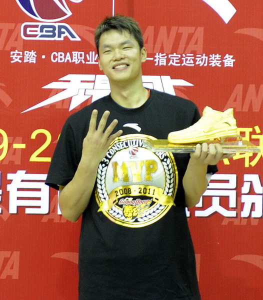 廣東總冠軍MVP究竟怎么了？進攻中你看不到他出手