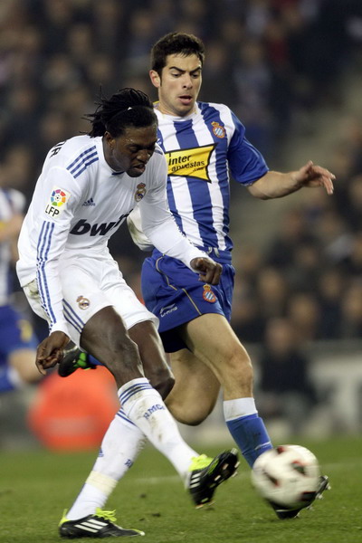 西甲：卡西閃電紅牌C羅助絕殺 皇馬差5分緊追巴薩