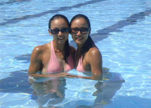 巴西花游美女PK蔣氏姐妹