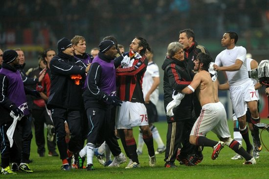米蘭輸球引發群毆 加圖索對熱刺教練動手