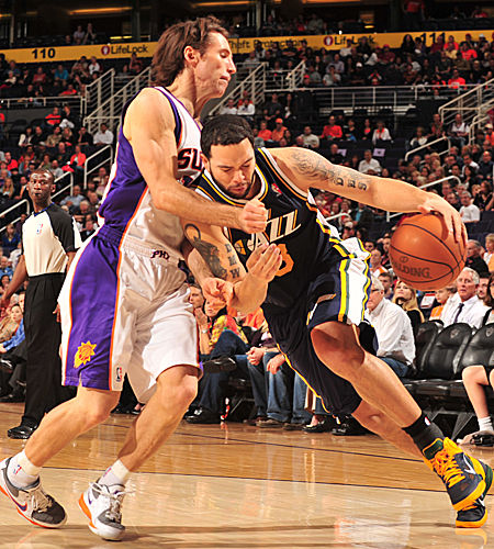 太陽28年來首度賽季橫掃爵士