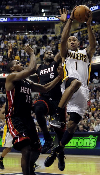 韋德41分三巨頭合砍90分 熱火終結步行者三連勝