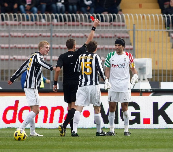 布馮染紅斑馬3前鋒破門乏力 尤文0:2萊切